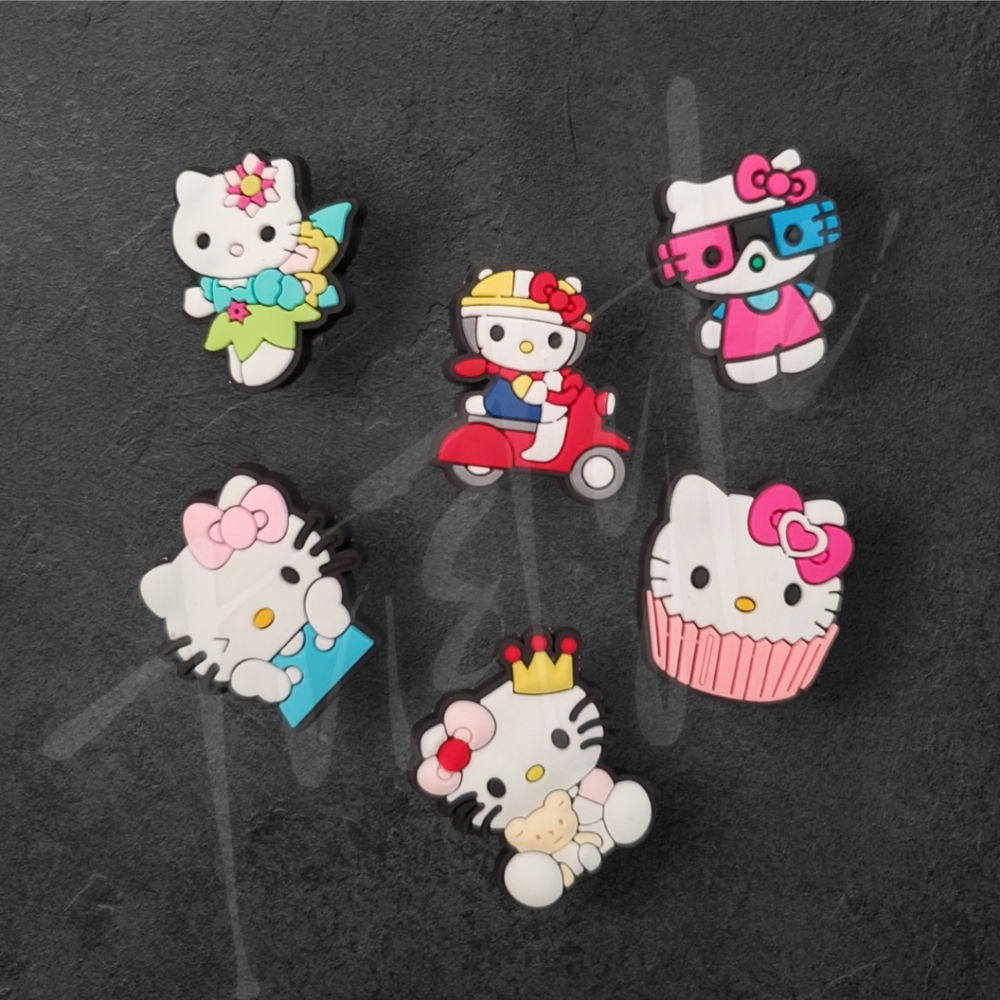 ⭐️LTD QTY⭐️ 6 Hello Kitty Shoe Charms